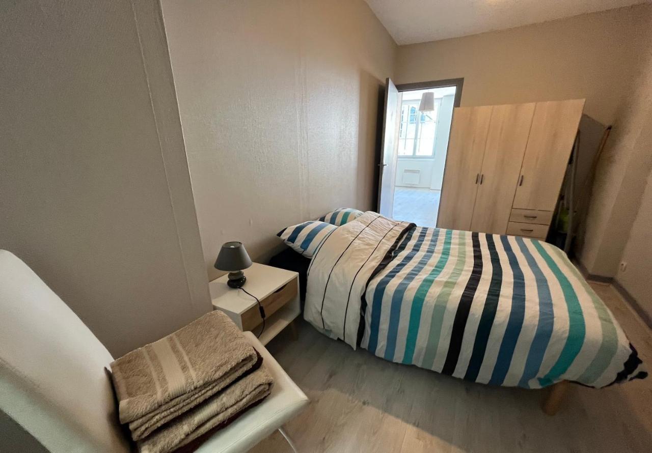 Appartement F2 Au Plein Centre Du Puy-En-Velay Le Puy-en-Velay Exteriör bild